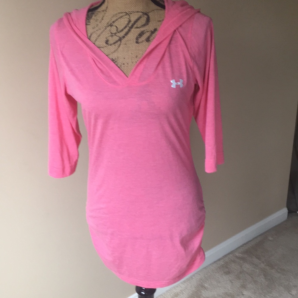 Under Armour Semi-fitted hooded top